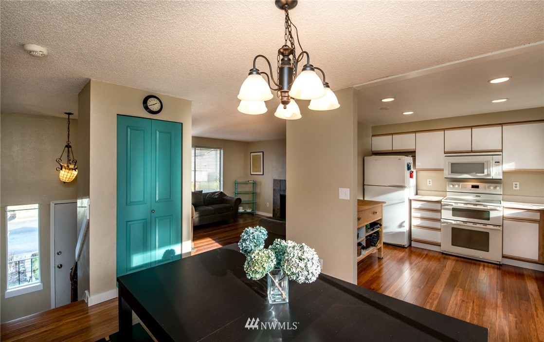 13307 Southeast 168th Street Renton, WA 98058 - Photo 5 of 19 Gallery Image 5