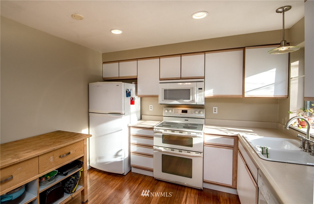 13307 Southeast 168th Street Renton, WA 98058 - Photo 7 of 19 Gallery Image 7