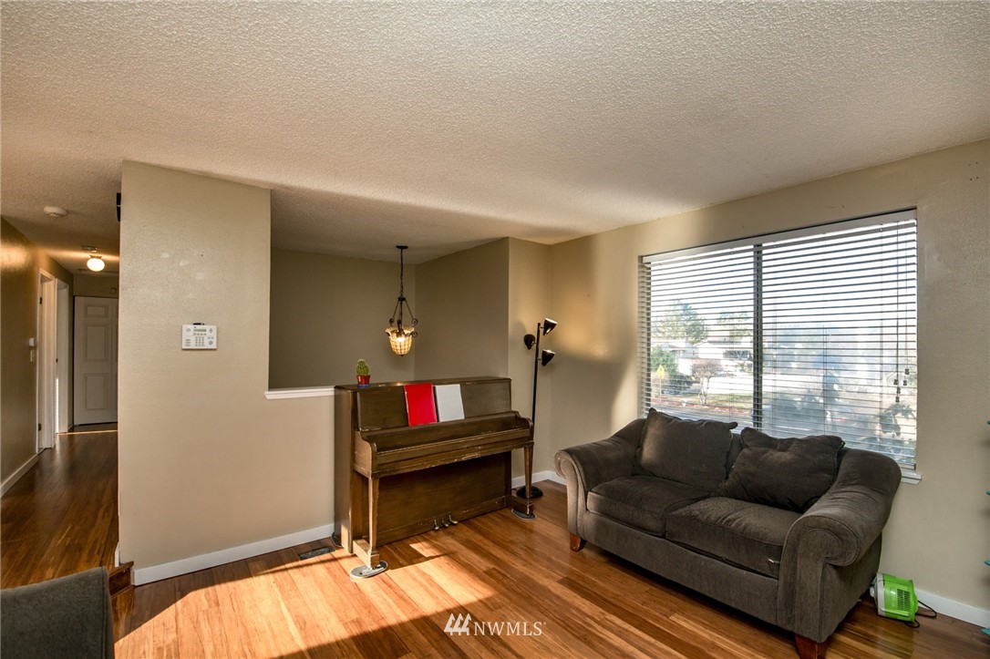 13307 Southeast 168th Street Renton, WA 98058 - Photo 10 of 19 Gallery Image 10