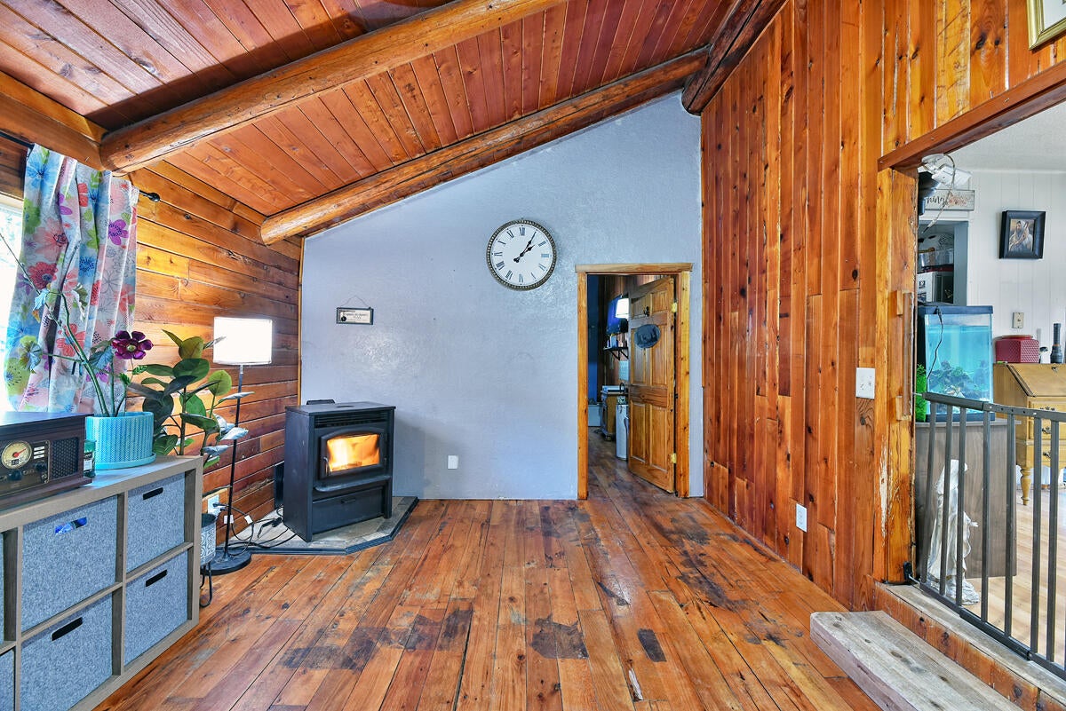 900 Schieffelin Gulch Road Gold Hill, OR 97525 - Photo 18 of 33 17