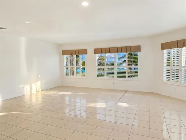 $2,500 | 1802 Triano Circle, Unit 1802, Venice, FL 34292