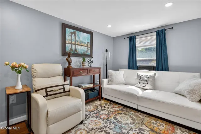 $450,000 | 500 Highway 146, Guilderland, NY 12009