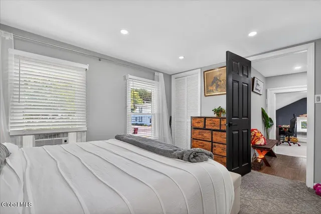 $450,000 | 500 Highway 146, Guilderland, NY 12009