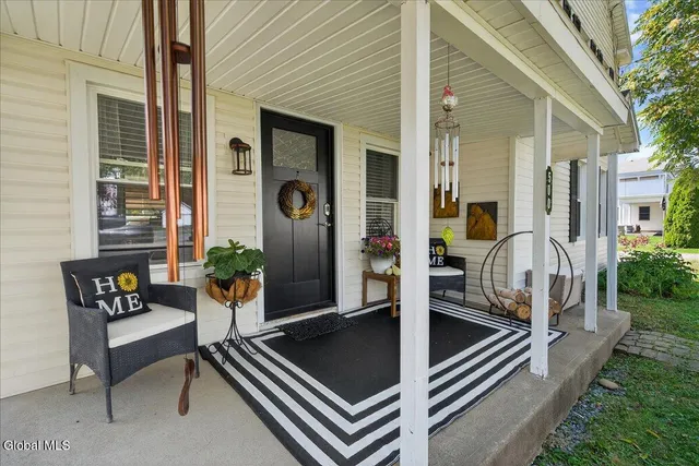 $450,000 | 500 Highway 146, Guilderland, NY 12009