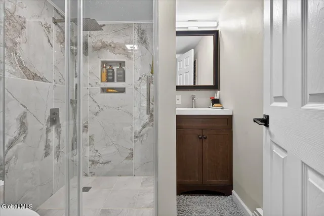 $450,000 | 500 Highway 146, Guilderland, NY 12009