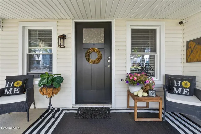 $450,000 | 500 Highway 146, Guilderland, NY 12009