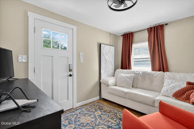 $450,000 | 500 Highway 146, Guilderland, NY 12009