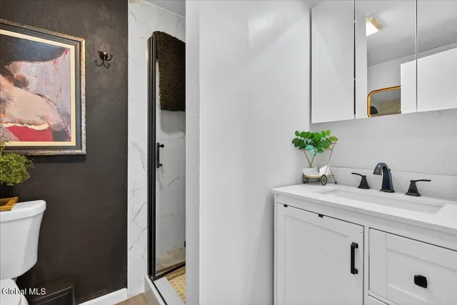 $450,000 | 500 Highway 146, Guilderland, NY 12009