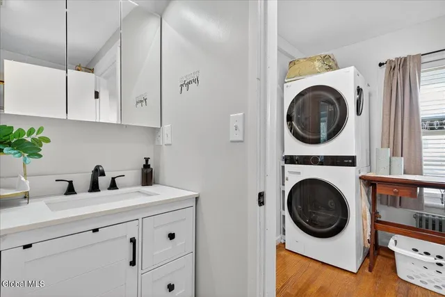 $450,000 | 500 Highway 146, Guilderland, NY 12009