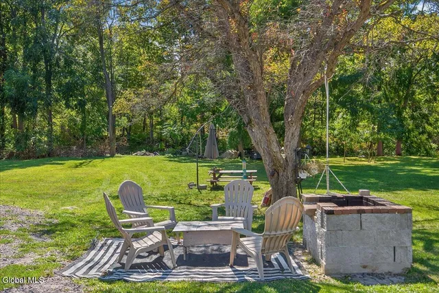 $450,000 | 500 Highway 146, Guilderland, NY 12009