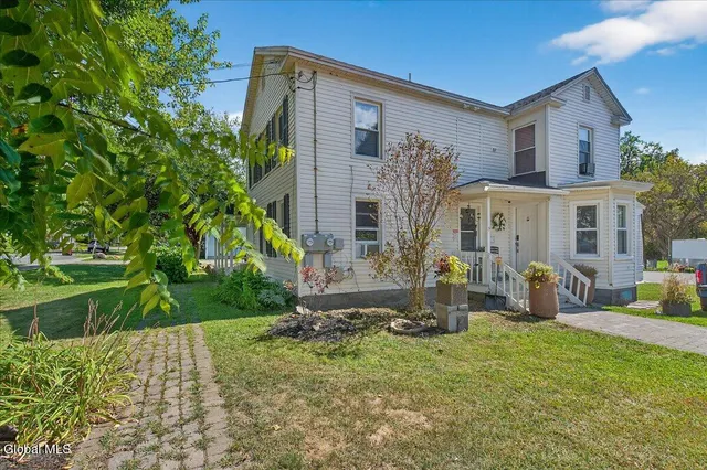 $450,000 | 500 Highway 146, Guilderland, NY 12009