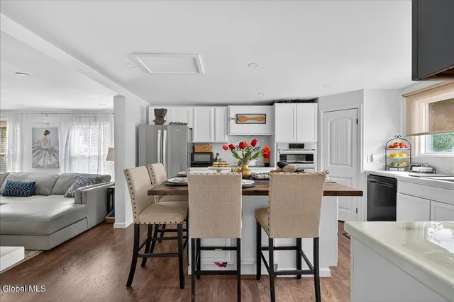 $450,000 | 500 Highway 146, Guilderland, NY 12009