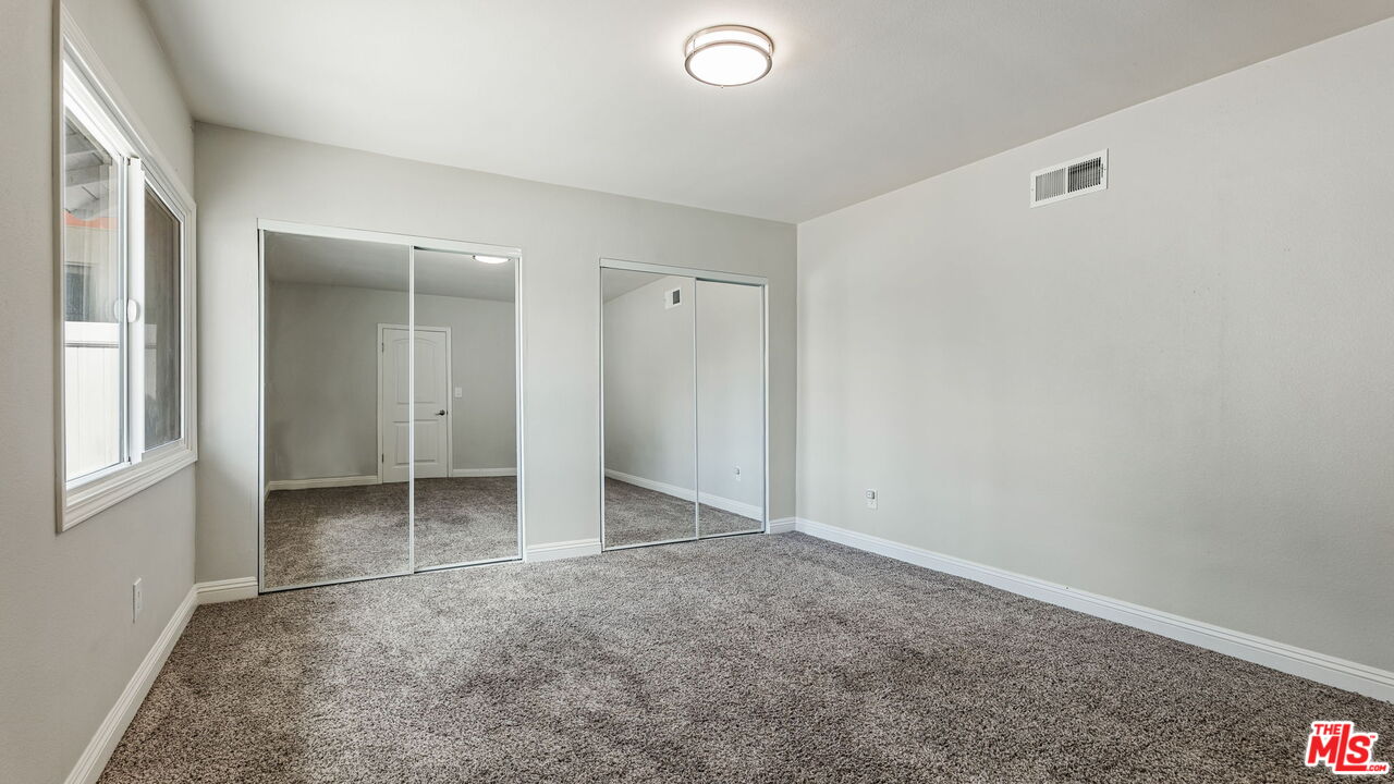 369 East Van Koevering Street Rialto, CA 92376 - Photo 24 of 55