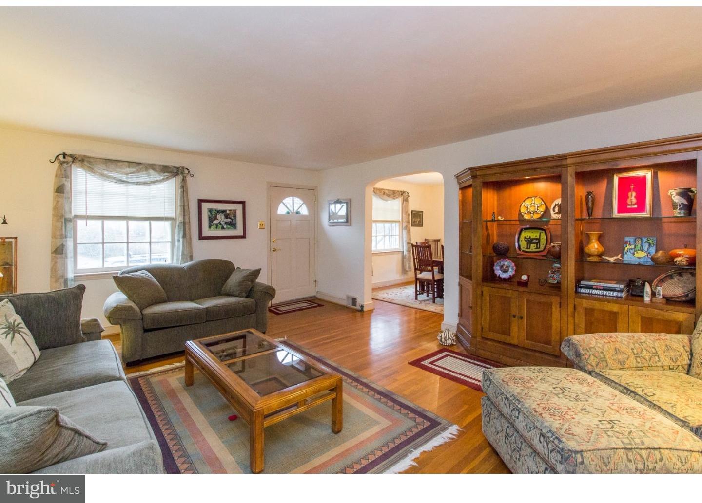 510 St Albans Road Havertown, PA 19083 - Photo 3 of 25 Living Room