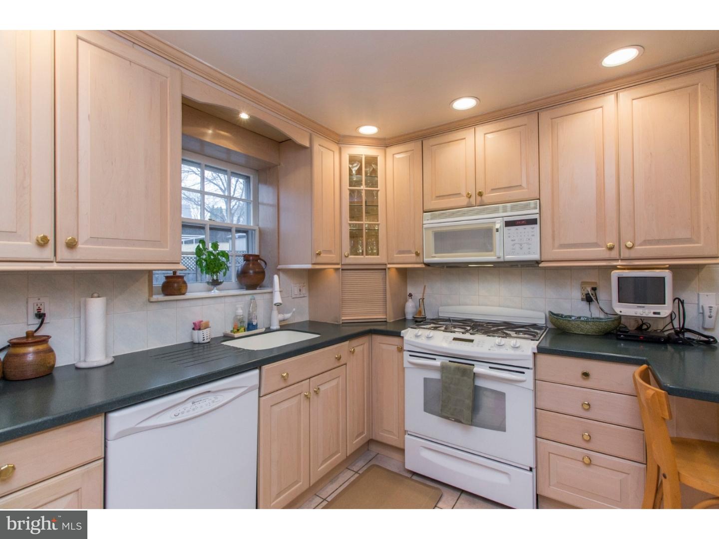 510 St Albans Road Havertown, PA 19083 - Photo 5 of 25 Kitchen