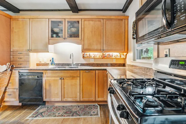 $449,000 | 6852 Highway 4, Bridgewater, VT 05035