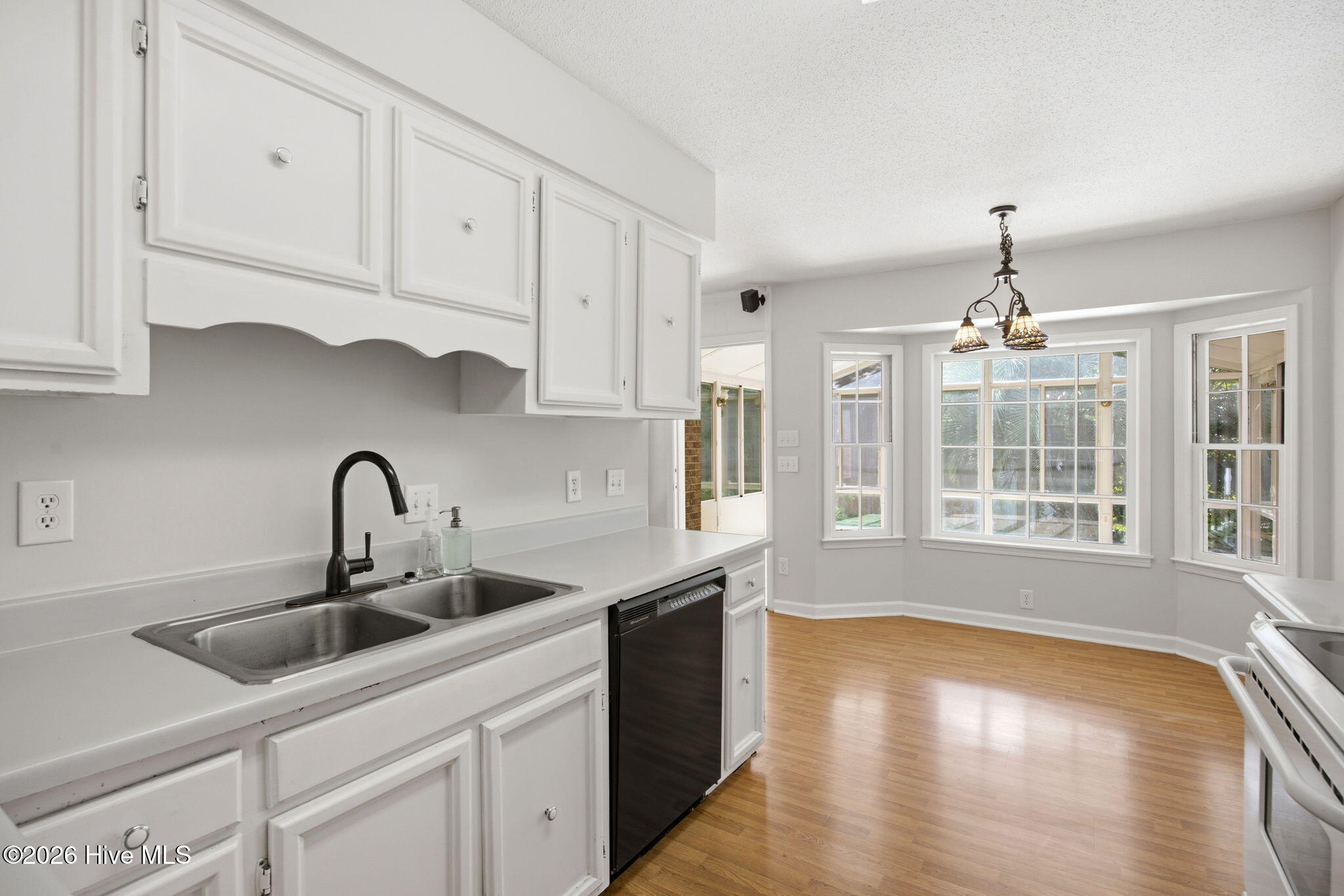 306 West Blackbeard Road Wilmington, NC 28409 - Photo 9 of 53