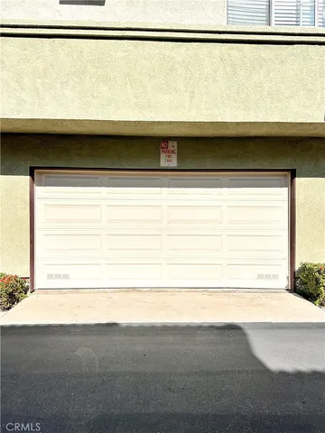 a view of a window in an empty room