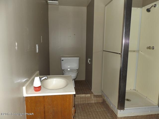 1180 Sugar Mountain Road West Bushkill, PA 18324 - Photo 8 of 10 bathroomll