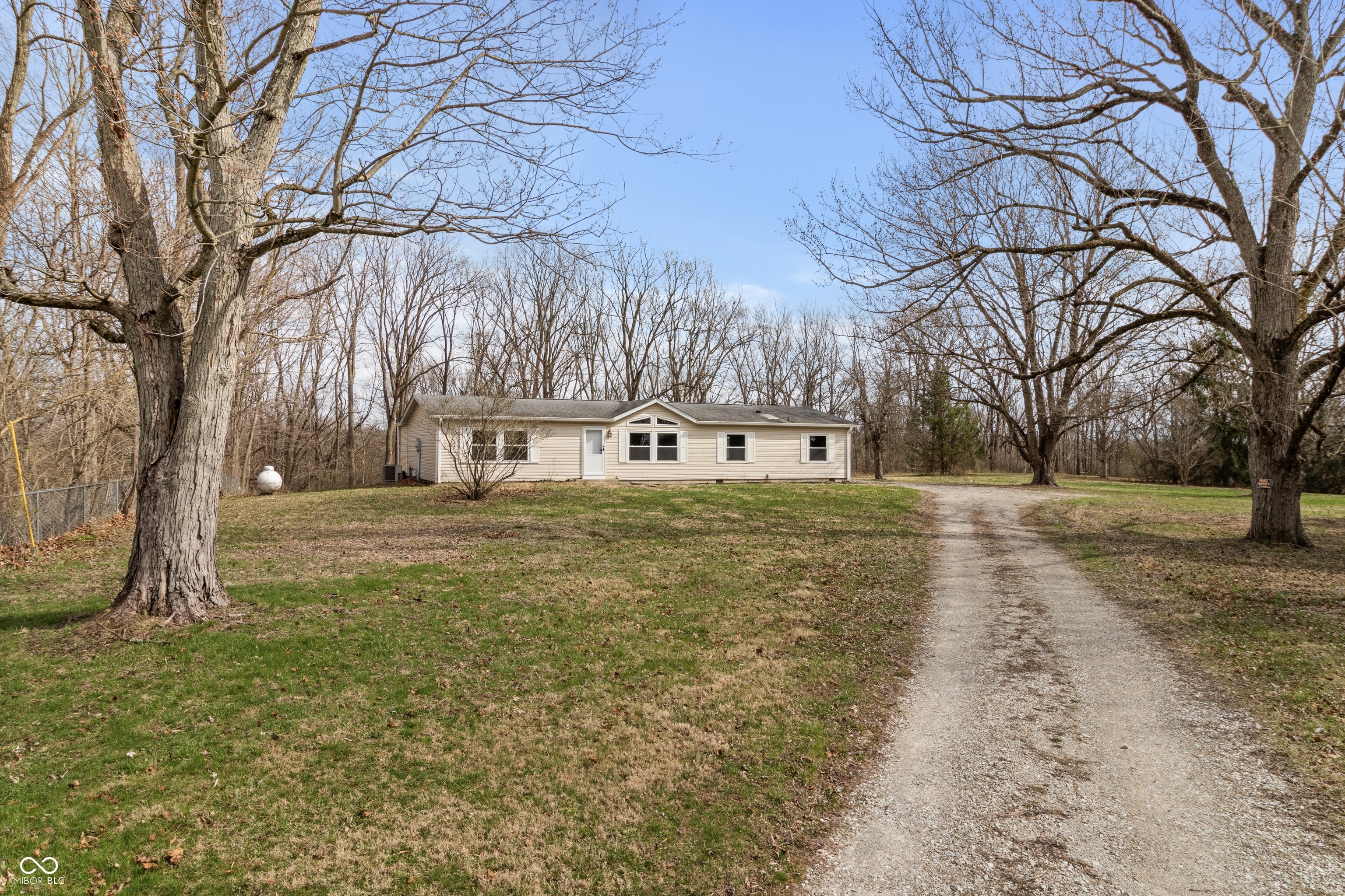 5835 Broyles Road Avon, IN 46123 - Photo 4 of 70 Gallery Image 4
