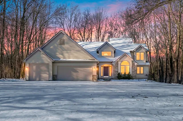 $574,900 | 6147 Autumn Ridge, Richland, MI 49083
