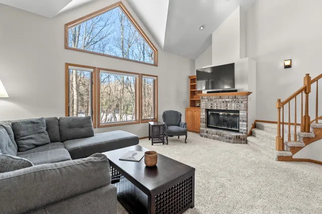 $574,900 | 6147 Autumn Ridge, Richland, MI 49083