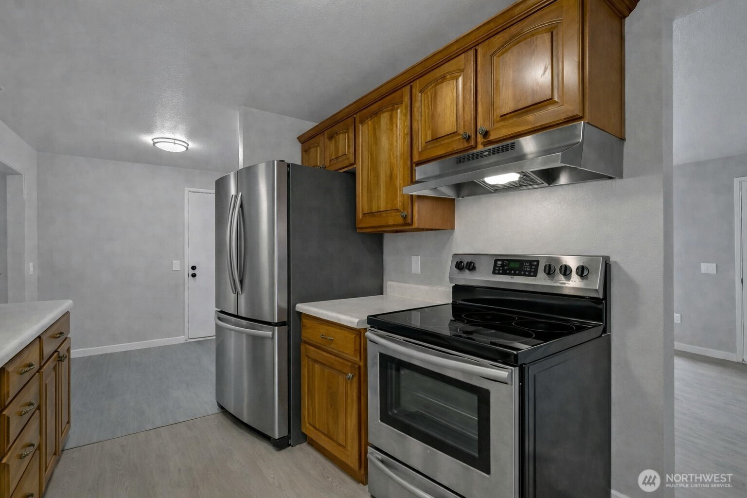 12833 9th Avenue Southwest Burien, WA 98146 - Photo 14 of 39