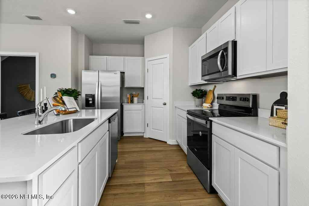 10721 Waterfield Road Jacksonville, FL 32210 - Photo 10 of 23 Crescent pecan - kitchen1