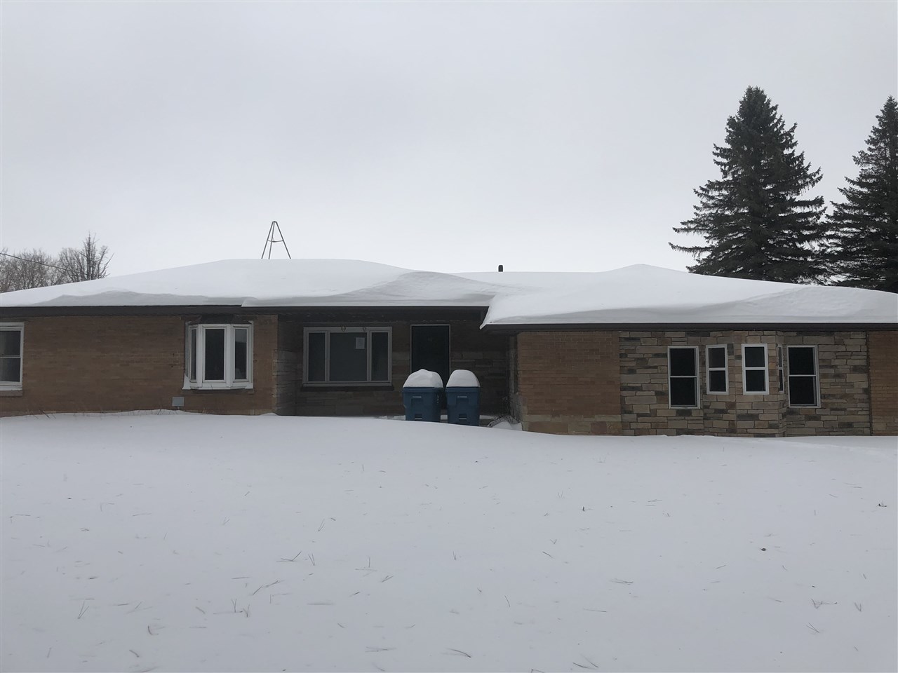 2171 South Bard Road Gladwin, MI 48624 - Photo 2 of 21