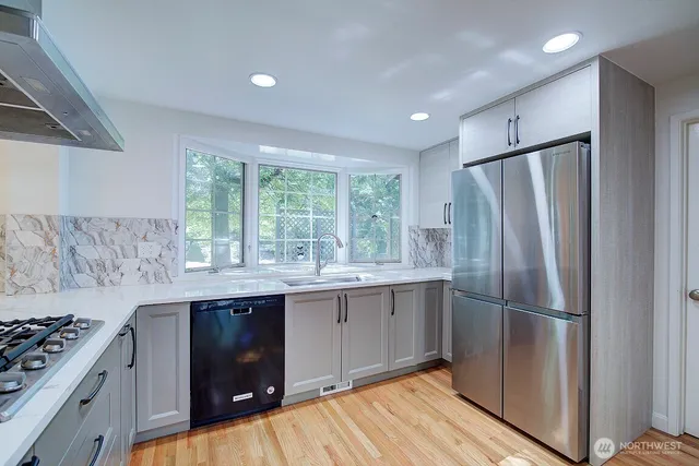 $6,300 | 6741 81st Avenue Southeast, Mercer Island, WA 98040