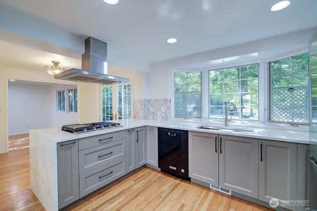 $6,300 | 6741 81st Avenue Southeast, Mercer Island, WA 98040