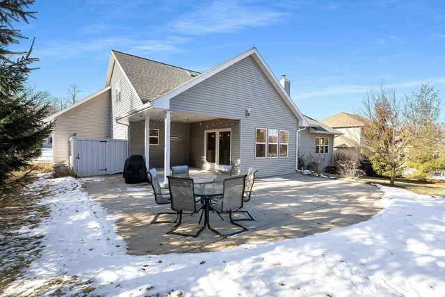 $775,000 | 905 Red Fox Drive, Green Bay, WI 54313
