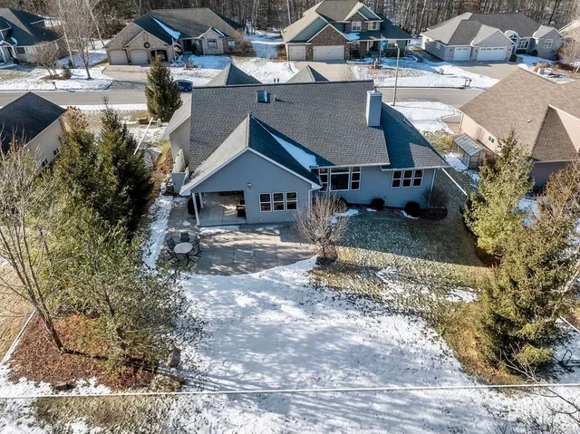 $775,000 | 905 Red Fox Drive, Green Bay, WI 54313