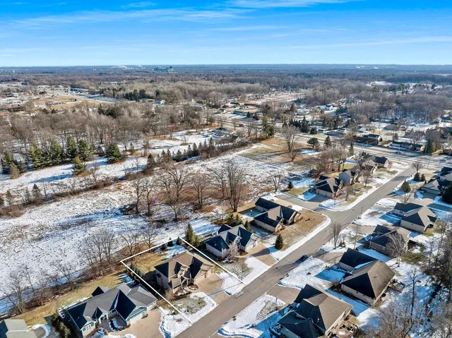 $775,000 | 905 Red Fox Drive, Green Bay, WI 54313