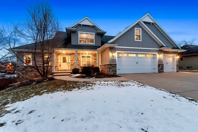 $775,000 | 905 Red Fox Drive, Green Bay, WI 54313