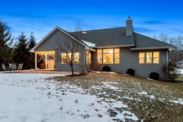 $775,000 | 905 Red Fox Drive, Green Bay, WI 54313