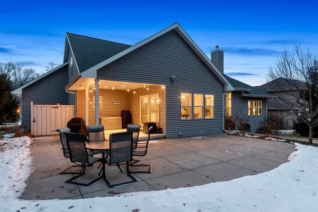 $775,000 | 905 Red Fox Drive, Green Bay, WI 54313