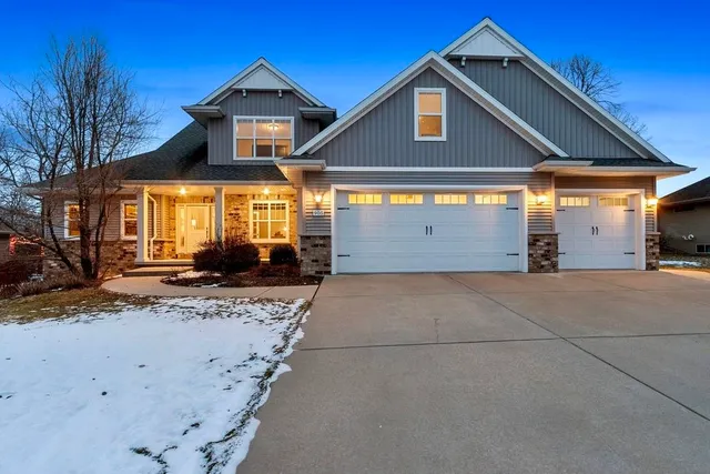 $775,000 | 905 Red Fox Drive, Green Bay, WI 54313