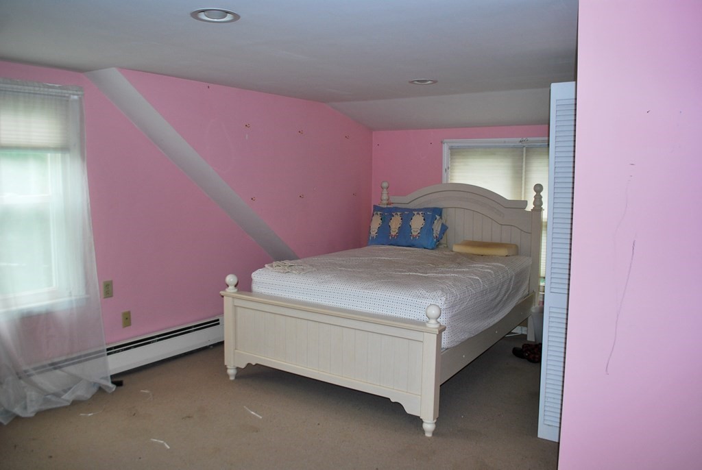 126 Stoneleigh Road Holden, MA 01520 - Photo 15 of 21 Gallery Image 15