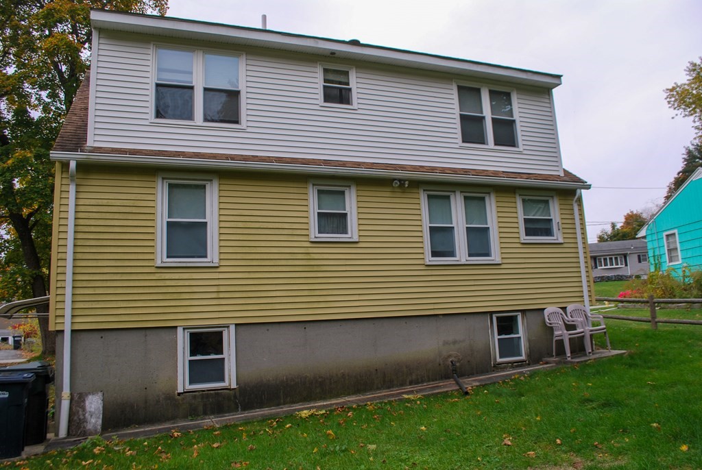 126 Stoneleigh Road Holden, MA 01520 - Photo 4 of 21 Gallery Image 4