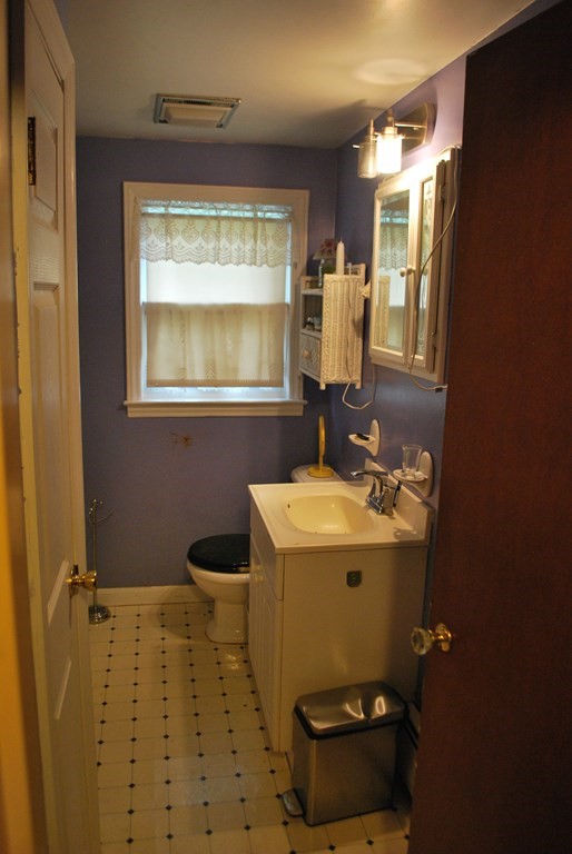 126 Stoneleigh Road Holden, MA 01520 - Photo 9 of 21 Gallery Image 9