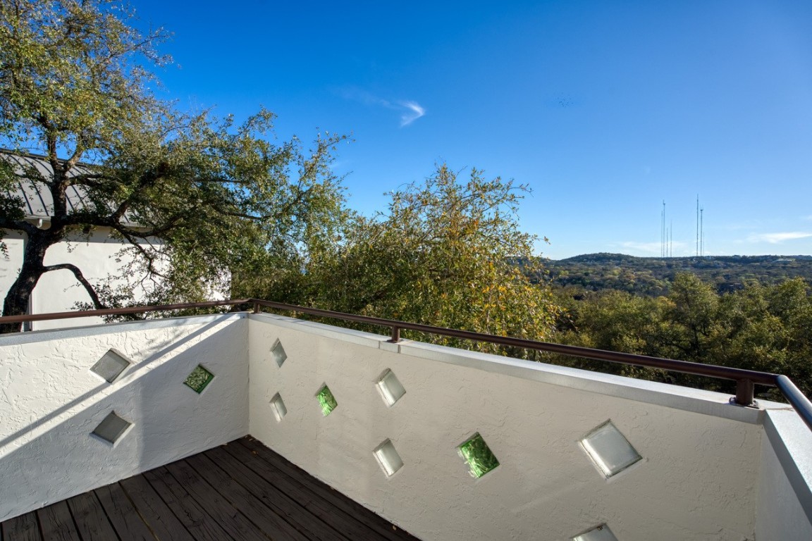 4804 Ranch Road 2222 Austin, TX 78731 - Photo 32 of 40 View from Primary Bedroom deck looking toward City center (Southeast)