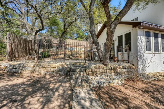 $875,000 | 4804 Ranch Road 2222, Austin, TX 78731