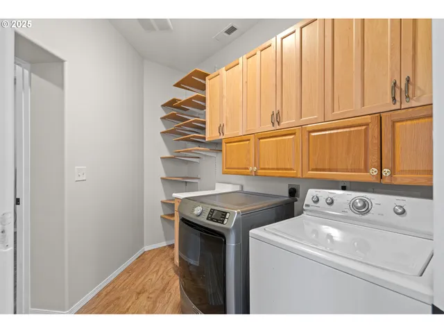 a big room with closet