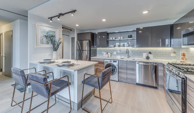 $2,587 | 2233 South Highland Avenue, Unit H0801, Lombard, IL 60148