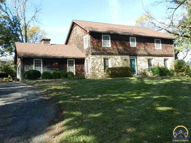 $350,000 | 2761 Southwest Plass Avenue, Topeka, KS 66611