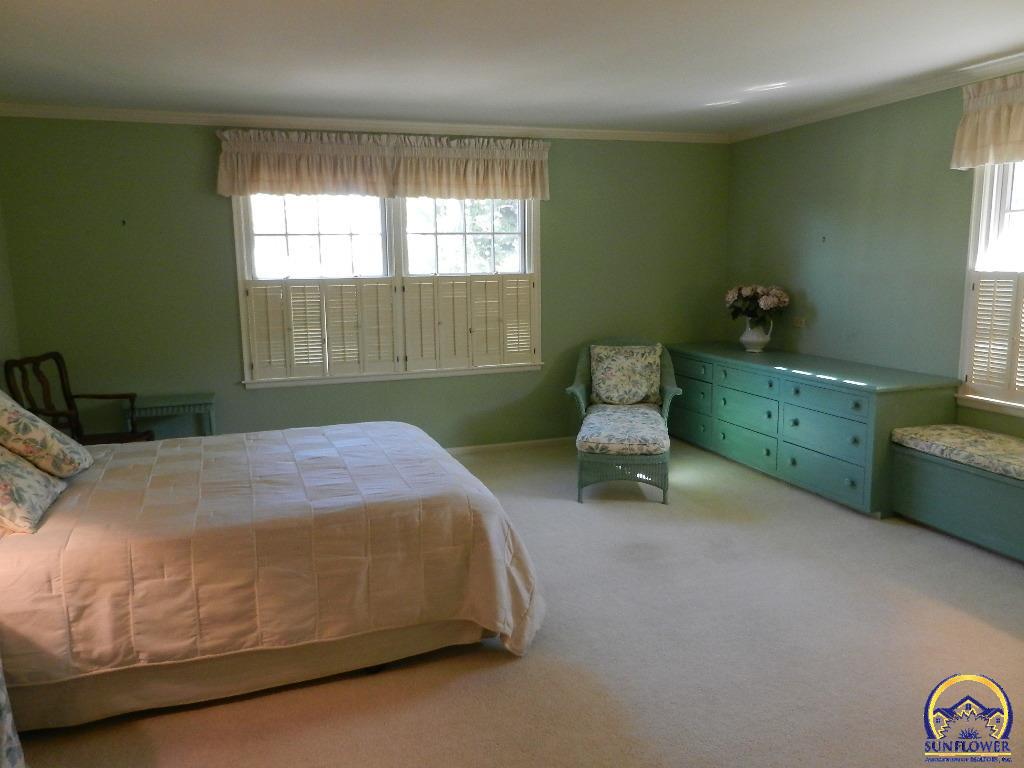 2761 Southwest Plass Avenue Topeka, KS 66611 - Photo 16 of 39