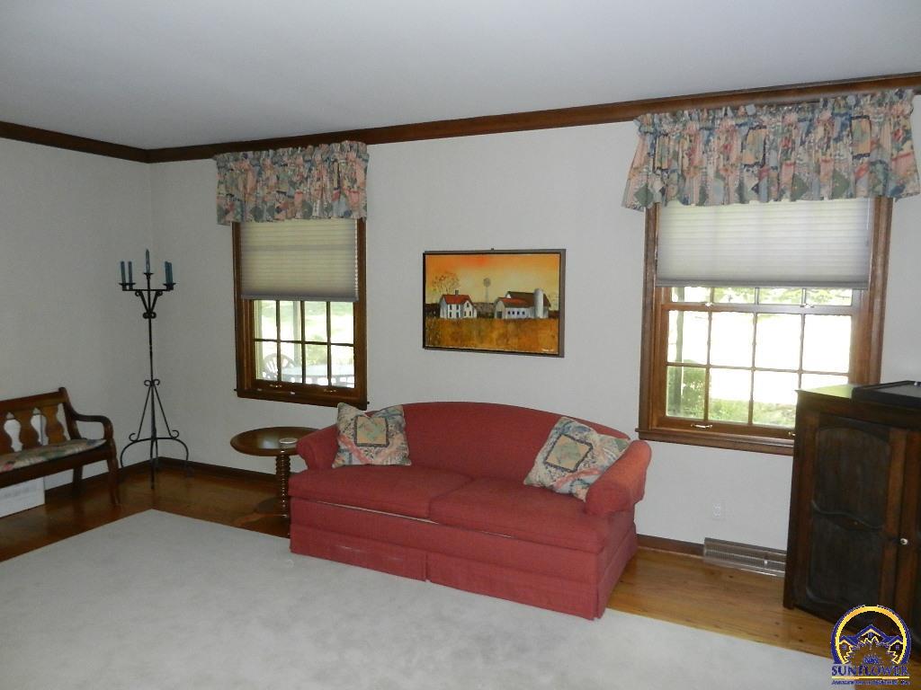 2761 Southwest Plass Avenue Topeka, KS 66611 - Photo 7 of 39