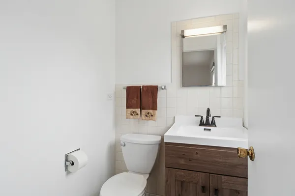 $569,900 | 838 Saylor Avenue, Elmhurst, IL 60126
