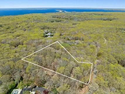 $1,695,000 | 2236 Deerfield Road, Sag Harbor, NY 11963